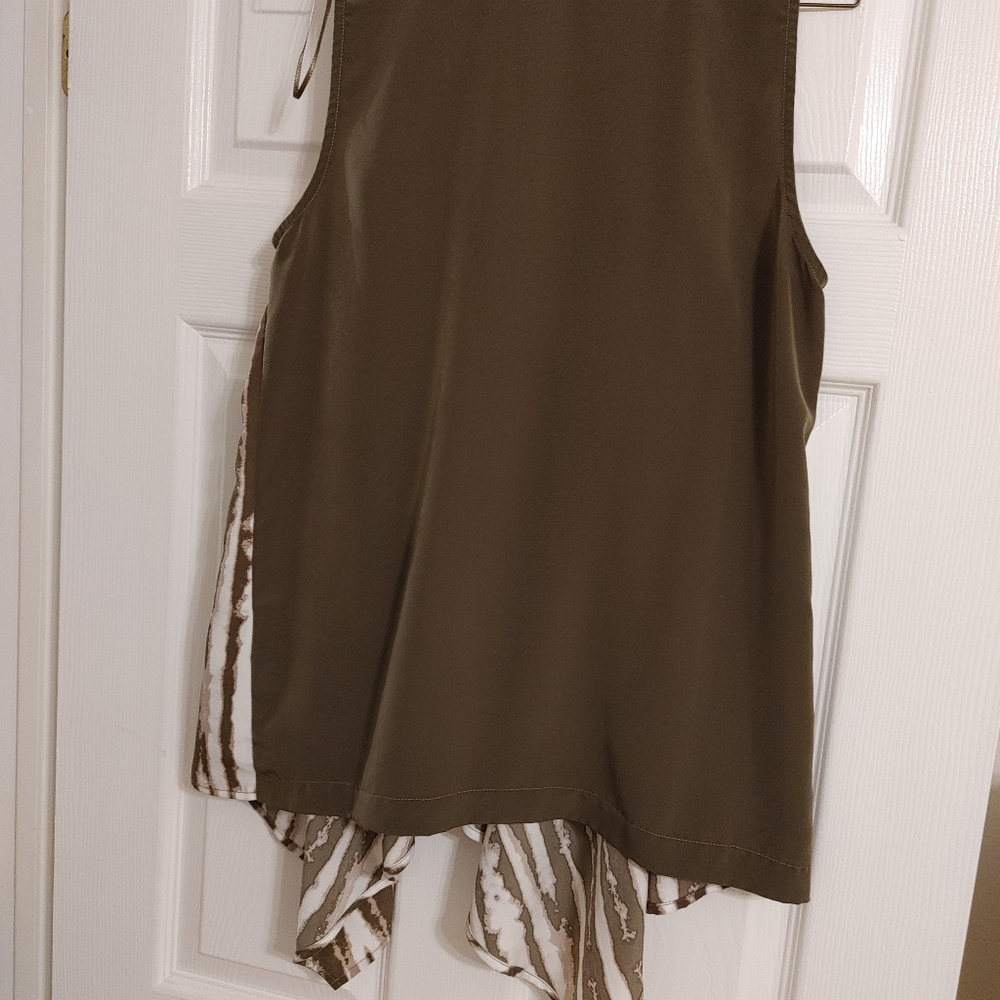 Studio vest - Picture 3 of 3